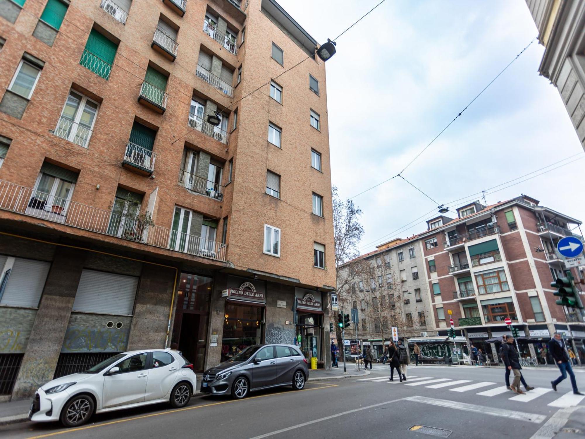 The Best Rent - Cozy Two-Bedroom Apartment Near Colonne S Lorenzo 米兰 外观 照片